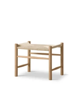 J16 Skammel af Hans J. Wegner