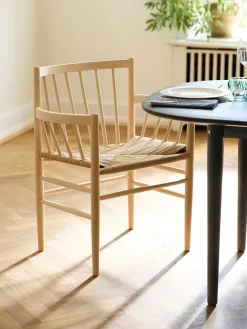 J81 spisebordsstol fra FDB Møbler