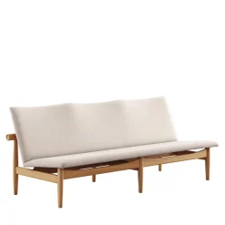 Japan 3 pers. sofa, eg klar olie af Finn Juhl