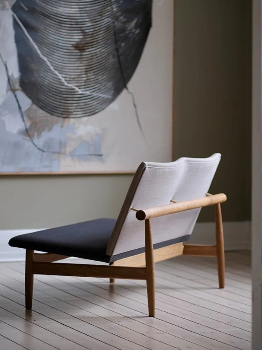Japan 2 pers. sofa, valnød af Finn Juhl