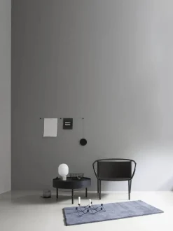 JWDA Table Lamp, red travertine stone fra Audo Copenhagen