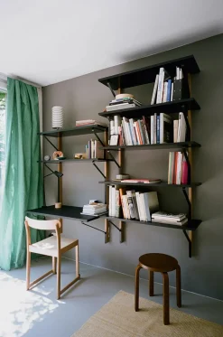 Kaari Wall Shelf, 100x188 cm fra Artek