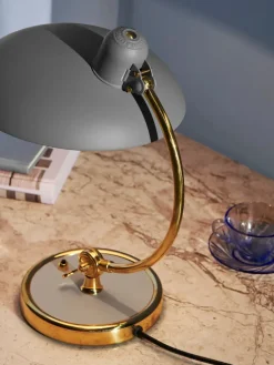 Kaiser Idell 6631-T Bordlampe fra Fritz Hansen