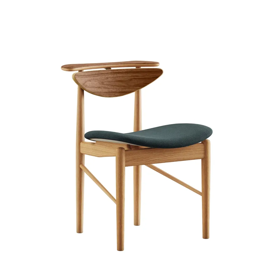 Karmstolen, eg olie af Finn Juhl