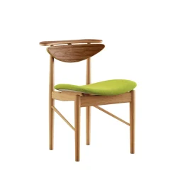 Karmstolen, eg olie/valnød af Finn Juhl