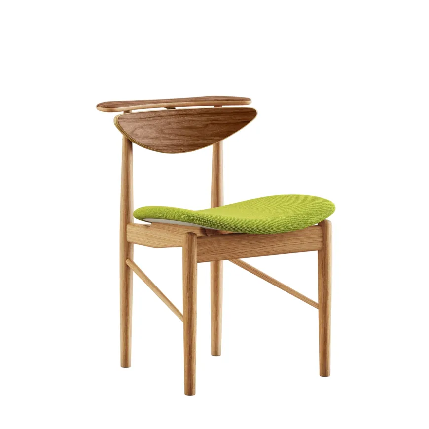 Karmstolen, eg olie/valnød af Finn Juhl