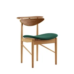 Karmstolen, eg olie/valnød af Finn Juhl