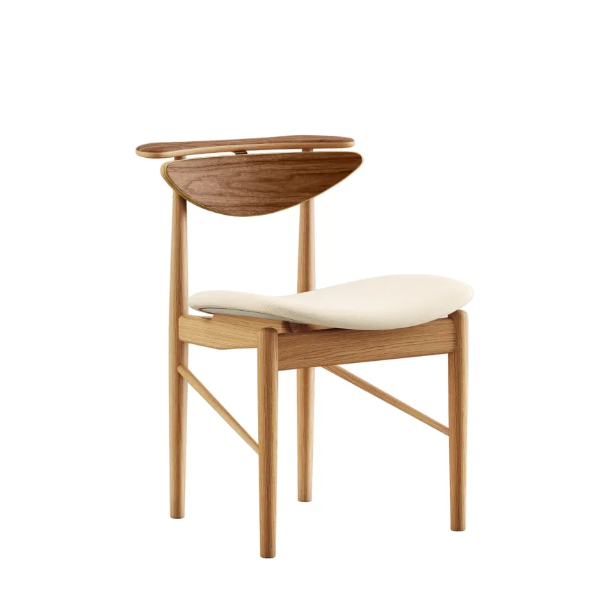 Karmstolen, eg olie/valnød af Finn Juhl