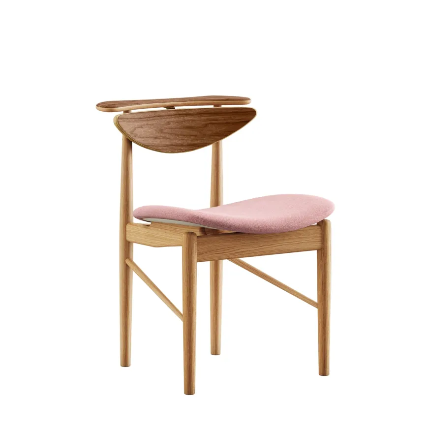 Karmstolen, eg olie/valnød af Finn Juhl