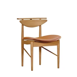 Karmstolen, eg olie/valnød af Finn Juhl