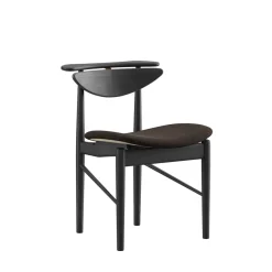 Karmstolen, eg olie/valnød af Finn Juhl