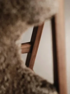 Knitting Lounge Chair, Sheepskin fra Audo Copenhagen