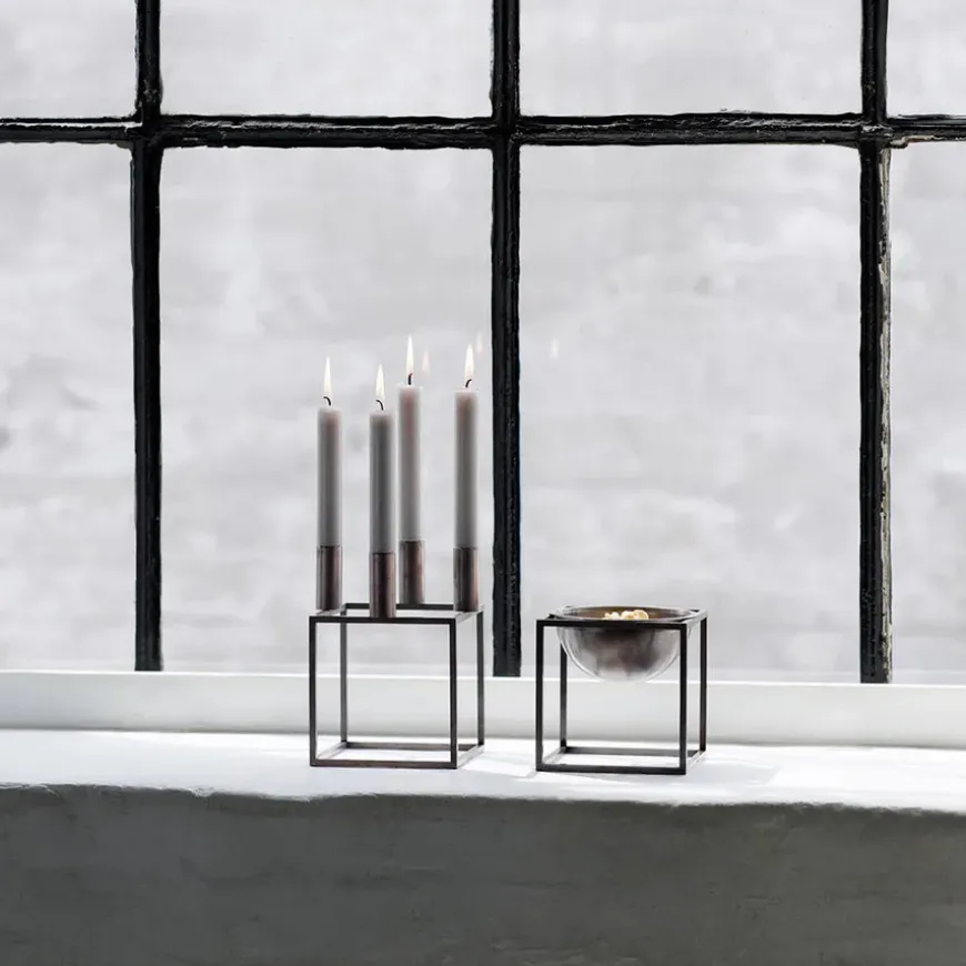 Kubus 4 Lysestage, bruneret kobber fra Audo Copenhagen