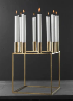 Kubus 8 Lysestage, hvid fra Audo Copenhagen