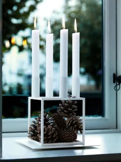 Kubus 4 Lysestage, ivory fra Audo Copenhagen