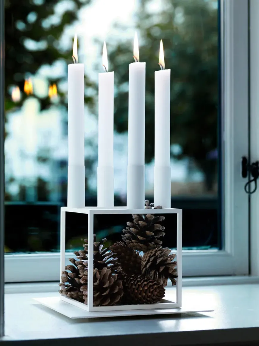 Kubus 4 Lysestage, ivory fra Audo Copenhagen