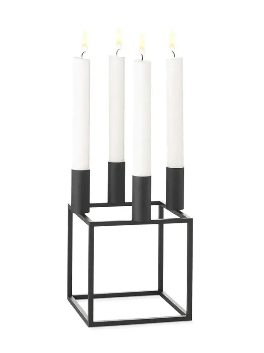 Kubus 4 Lysestage, sort fra Audo Copenhagen