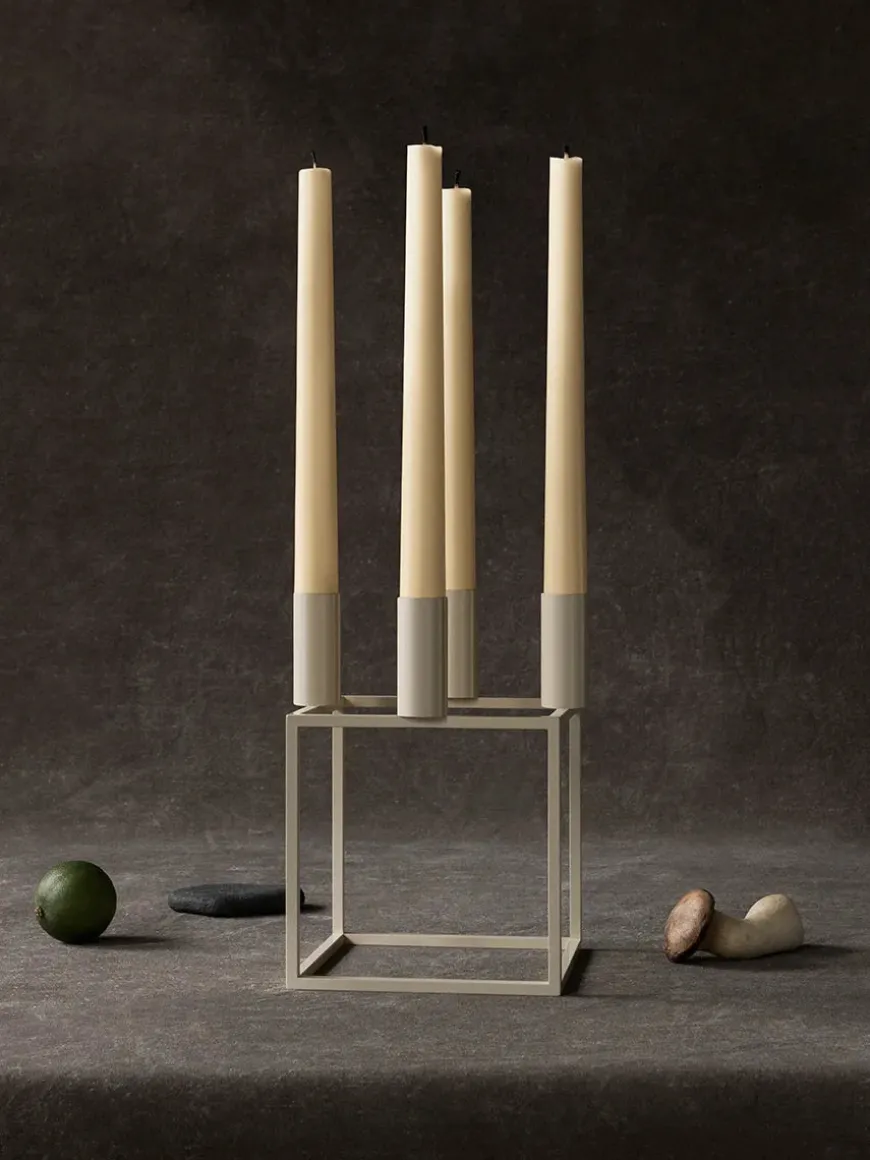 Kubus 4 Lysestage, sort fra Audo Copenhagen