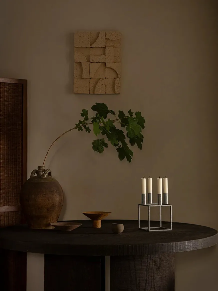 Kubus 4 Lysestage, sort fra Audo Copenhagen