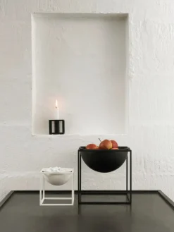 Kubus 1 Lysestage, sort fra Audo Copenhagen