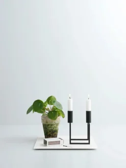 Kubus Line Lysestage, sort fra Audo Copenhagen