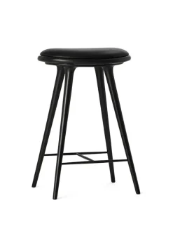 Lav barstol i sortbejdset bøg fra Mater