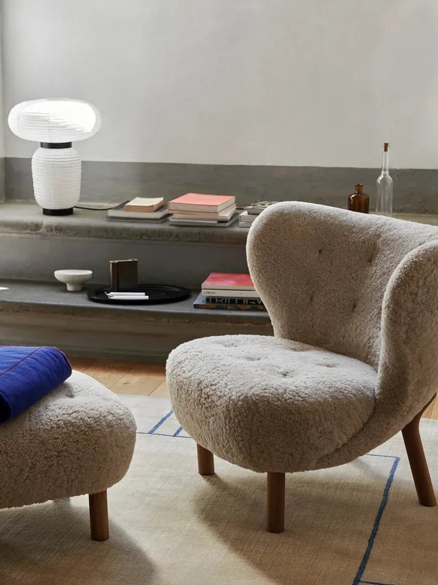 Little Petra inkl. skammel, Sheepskin Moonlight fra &Tradition