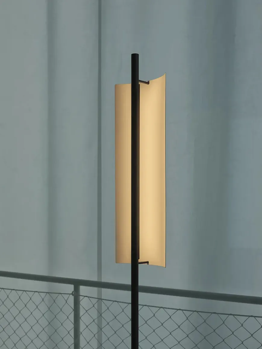 Lámina 45 Gulvlampe fra Santa and Cole