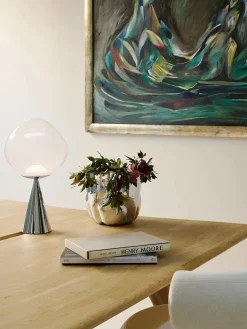 Melt Cone Fat Table Lamp fra Tom Dixon