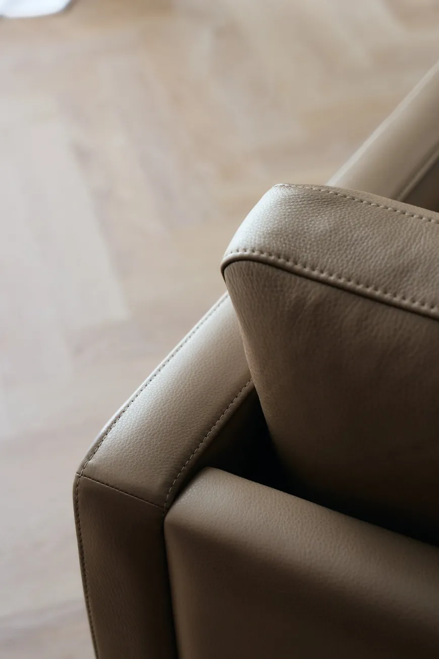 MH276 4 pers. sofa i Baltique anilinlæder fra Mogens Hansen