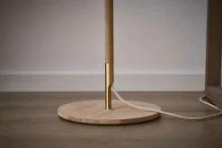 Model 328 Gulvlampe, eg fra Le Klint