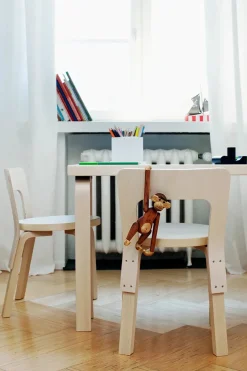 N65 Barnestol fra Artek