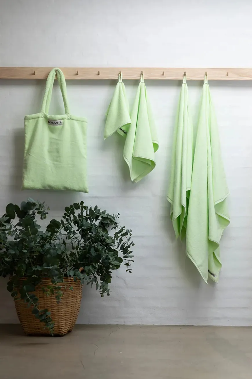 Naram towel - Baby pink & Ski patrol fra Bongusta