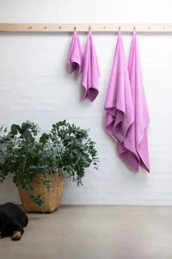 Naram towel - Lilac & Neon yellow fra Bongusta