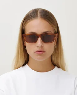 NEW DYLAN, brown havana fra MessyWeekend