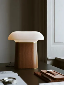 Nova Table Lamp, walnut fra Woud