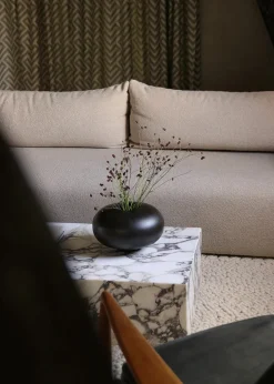 Offset Sofa 2-Seater, bouclé 02 fra Audo Copenhagen