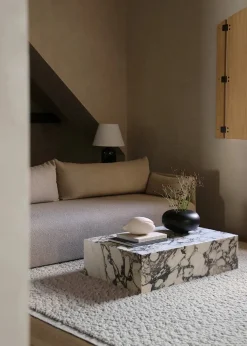 Offset Sofa 3-Seater, bouclé 08 fra Audo Copenhagen