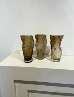 Ostrea Vase, amber fra Hein Studio