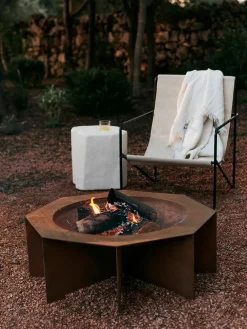 Otte Fire Pit fra Ferm Living