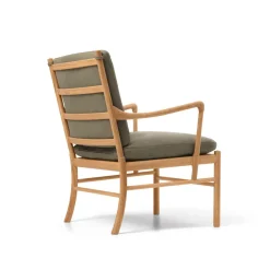 OW149 Colonial lænestol, eg olie, Terra-læder af Ole Wanscher