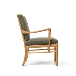 OW149 Colonial lænestol, eg olie, Terra-læder af Ole Wanscher