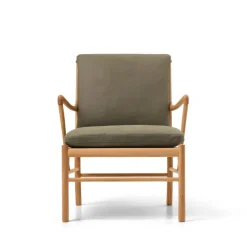 OW149 Colonial lænestol, valnød olie, Terra-læder af Ole Wanscher