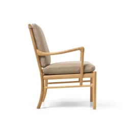 OW149 Colonial lænestol, valnød olie, Terra-læder af Ole Wanscher