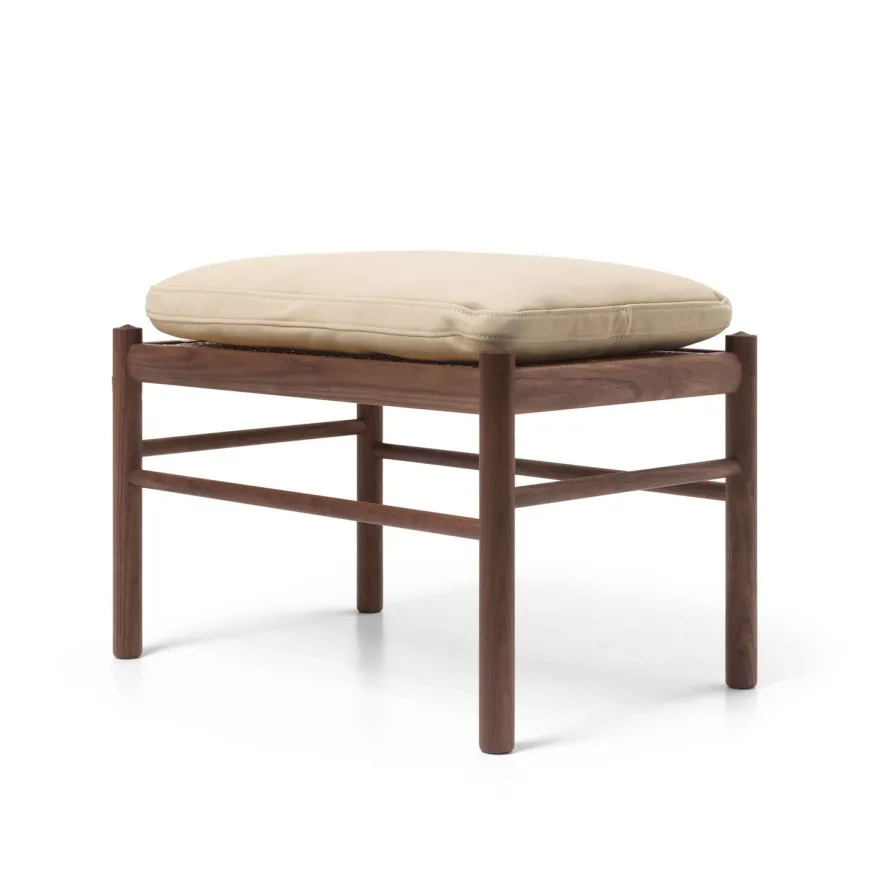 OW149F Fodskammel til Colonial lænestol, valnød olie, Terra-læder af Ole Wanscher