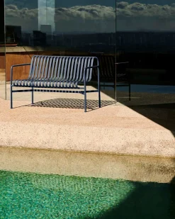 Palissade Dining Bench med armlæn, antracit fra Hay