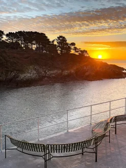 Palissade Park Dining Bench, in, sky grey fra Hay