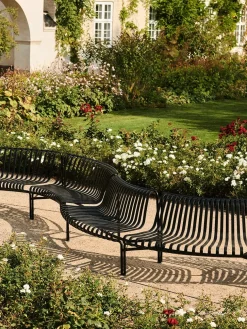 Palissade Park Dining Bench, out, olive fra Hay