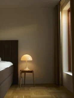 Panthella 320 bordlampe, messing af Verner Panton