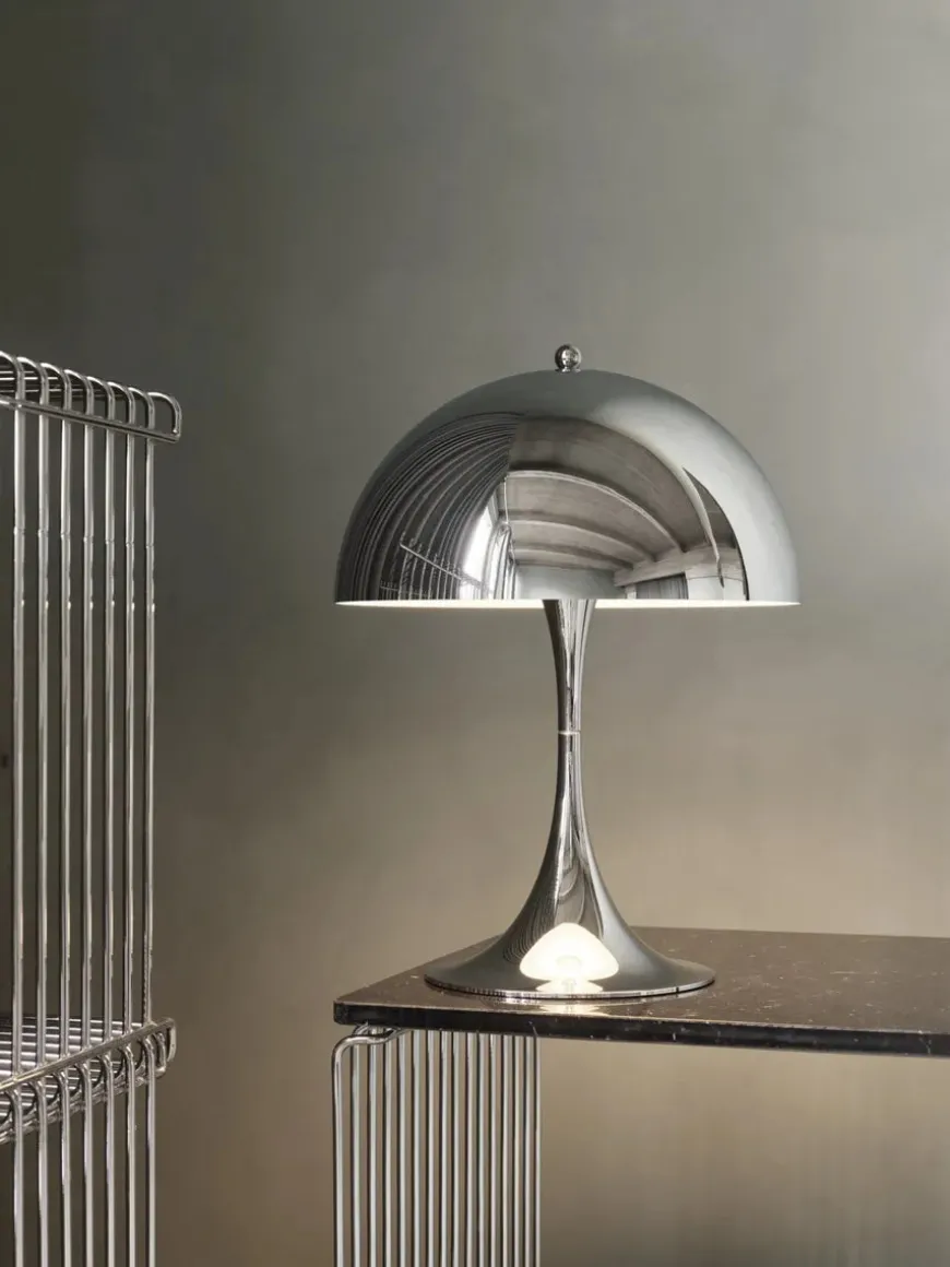 Panthella 250 bordlampe, pale rose af Verner Panton